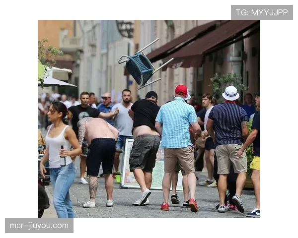马赛警方通报:逮捕五名在赛前制造冲突的极端球迷 马赛警方通报:逮捕五名在赛前制造冲突的极端球迷